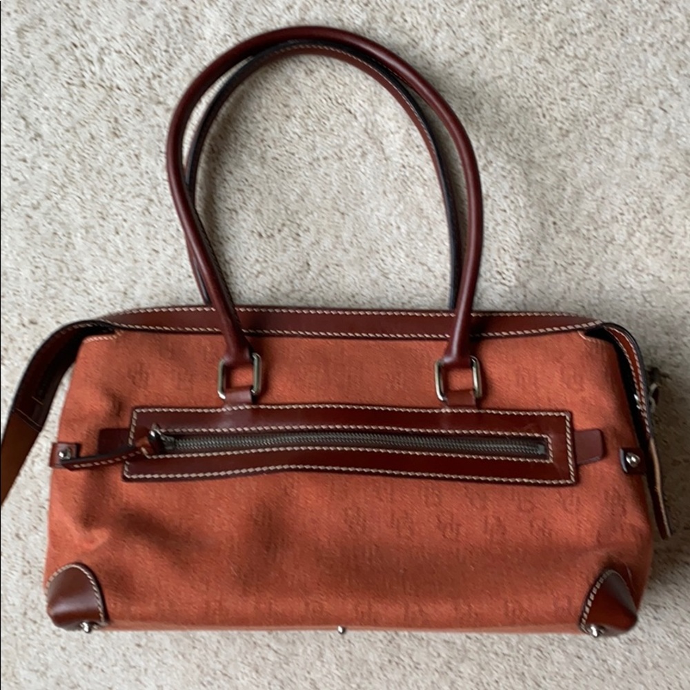 Dooney & Burke Classic Handbag - Like New!!!! - Picture 3 of 7